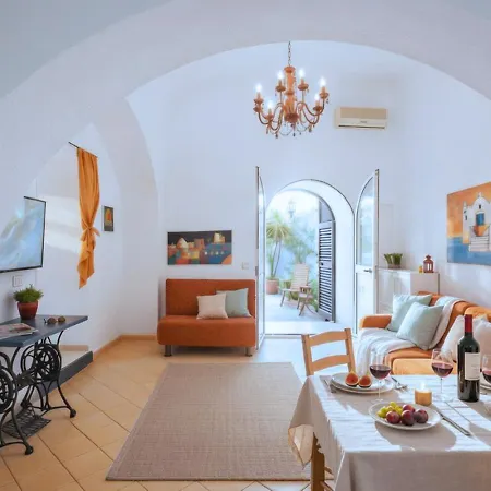 Ischia Forio Old Town 4br House With Terrace Hébergement de vacances *